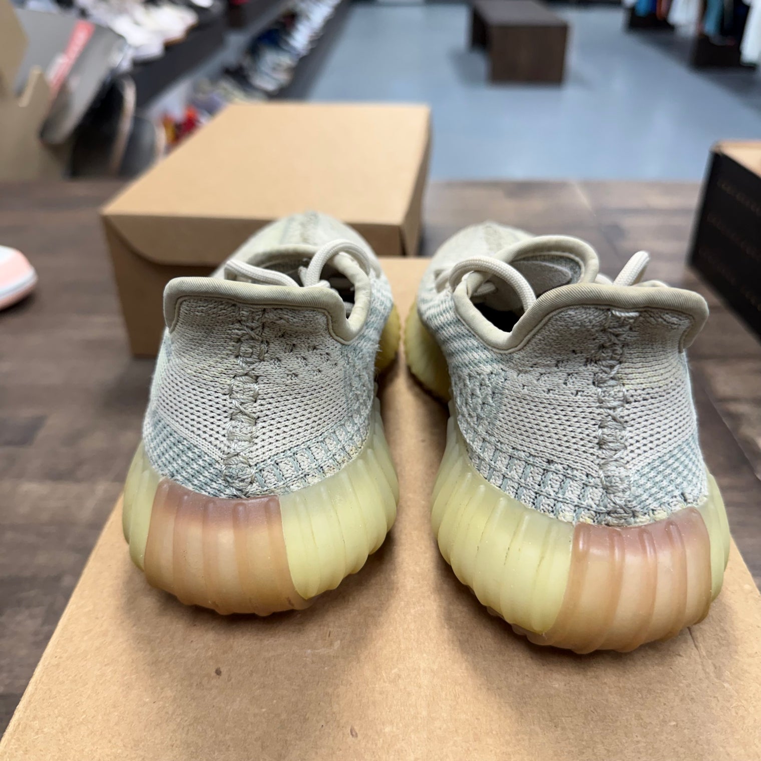 Citrin adidas Yeezy Boost 350 V2 (USED,No Box)