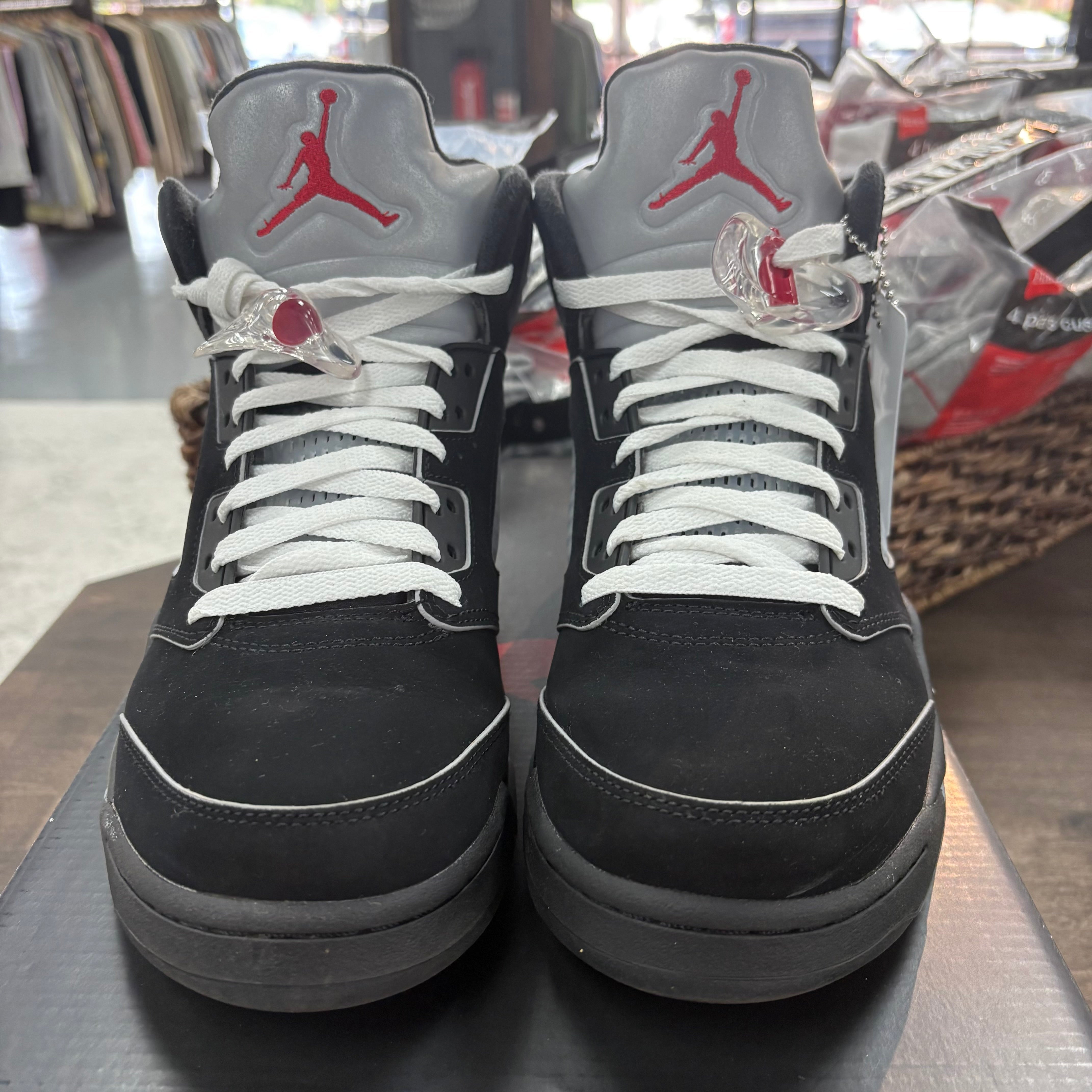 Jordan Black Metallic Jordan 5 (2025) (USED) Size 9 (Pre-Owned) - Image 2