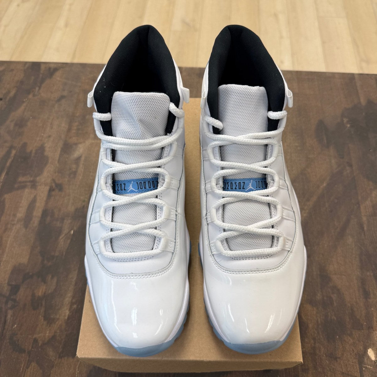 Jordan 11 Retro Legend Blue (2024) Size 12.5 (Pre-Owned) - Image 2