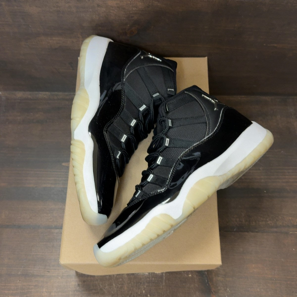 Jordan 11 Retro Jubilee 25th Anniversary Size 10 (Pre-Owned) - Image 2