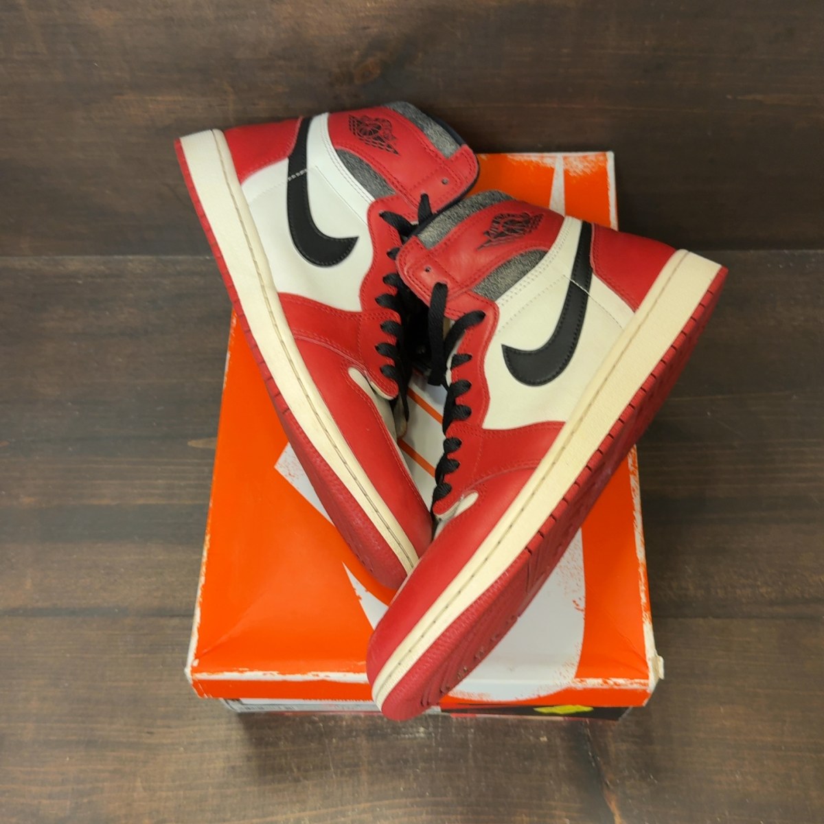 Jordan 1 Retro High OG Chicago Lost and Found - Image 2