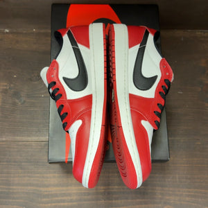 Jordan 1 Retro Low OG Chicago (2025) - Image 4