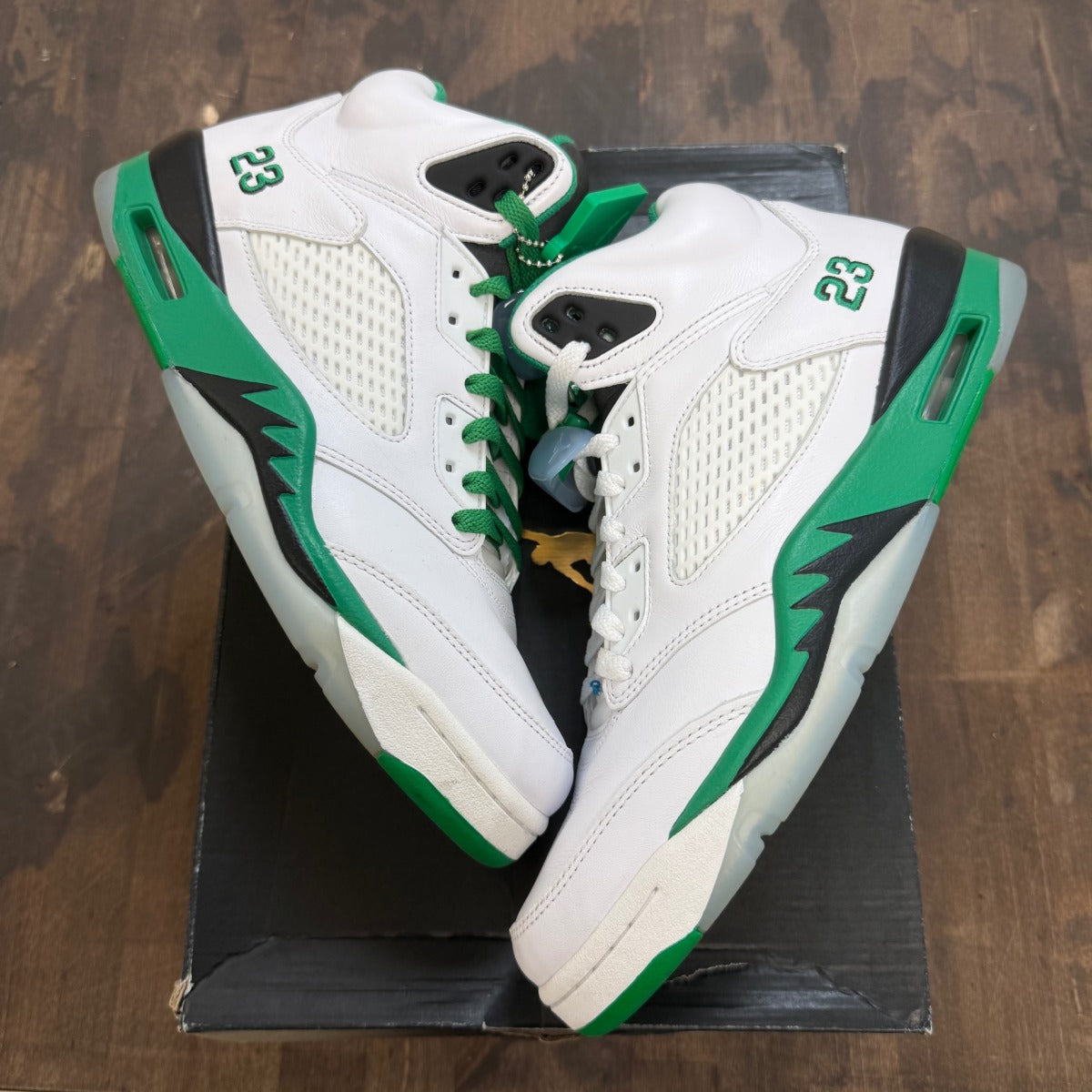 Jordan 5 Retro Lucky Green (Women's) Size 11W (Pre-Owned) - Image 1