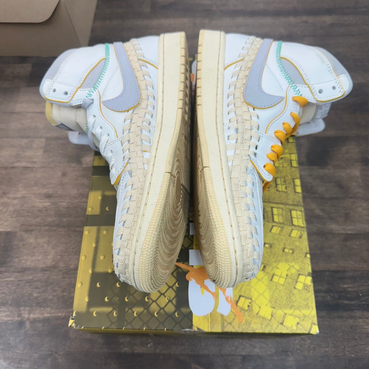 Beauty Supply Jordan 1 High (USED)
