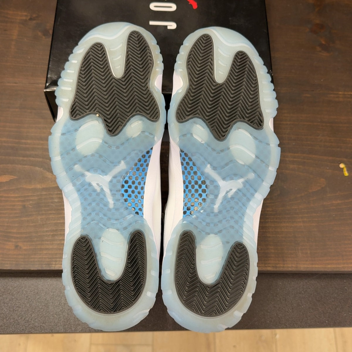 Jordan 11 Retro Legend Blue (2024) - Image 8