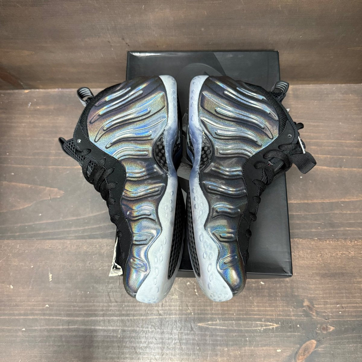 Nike Air Foamposite One Hologram Size 9 (Pre-Owned) - side
