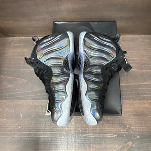 Nike Air Foamposite One Hologram Size 9 (Pre-Owned) - side