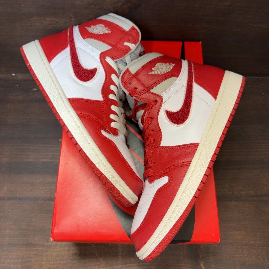 Jordan 1 Retro High OG Varsity Red (Women's) - Image 2