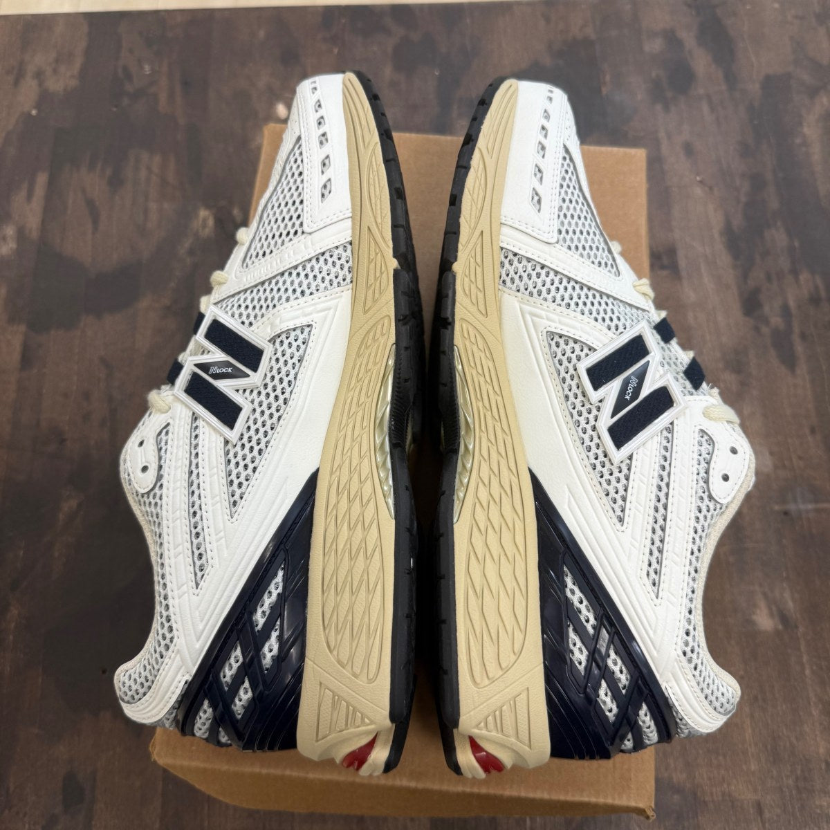 New Balance 1906R Sea Salt Eclipse True Red Size 11.5 (Pre-Owned) - Image 3