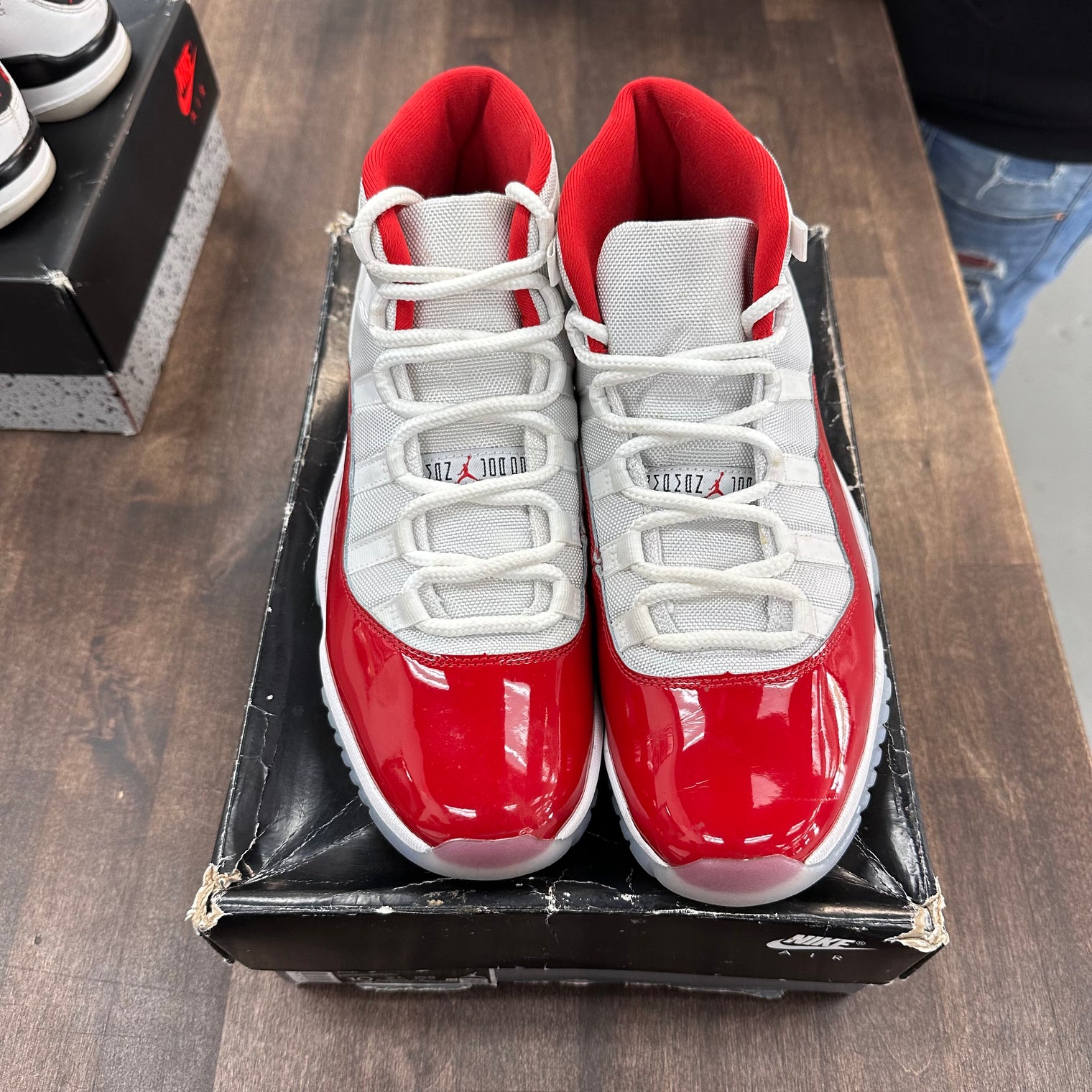 Cherry Jordan 11 (USED)