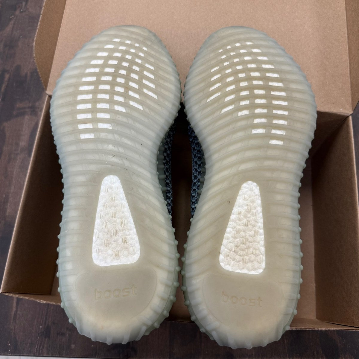 adidas Yeezy Boost 350 V2 Ash Blue Size 12 (Pre-Owned) - Image 6