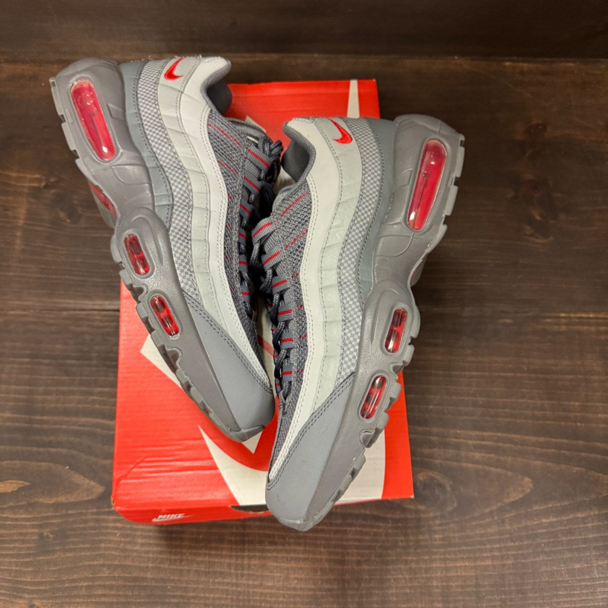 Nike Air Max 95 Grey Red - Image 2