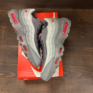Nike Air Max 95 Grey Red - Image 2