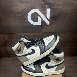 Jordan 1 Retro High Dark Mocha Size 5.5 (Pre-Owned) - Image 1