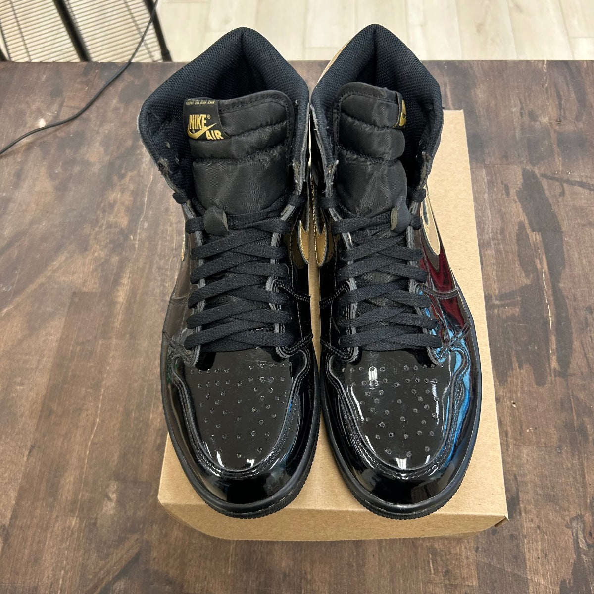 Jordan 1 Retro High Black Metallic Gold (2020) Size 11 (Pre-Owned) - Image 2