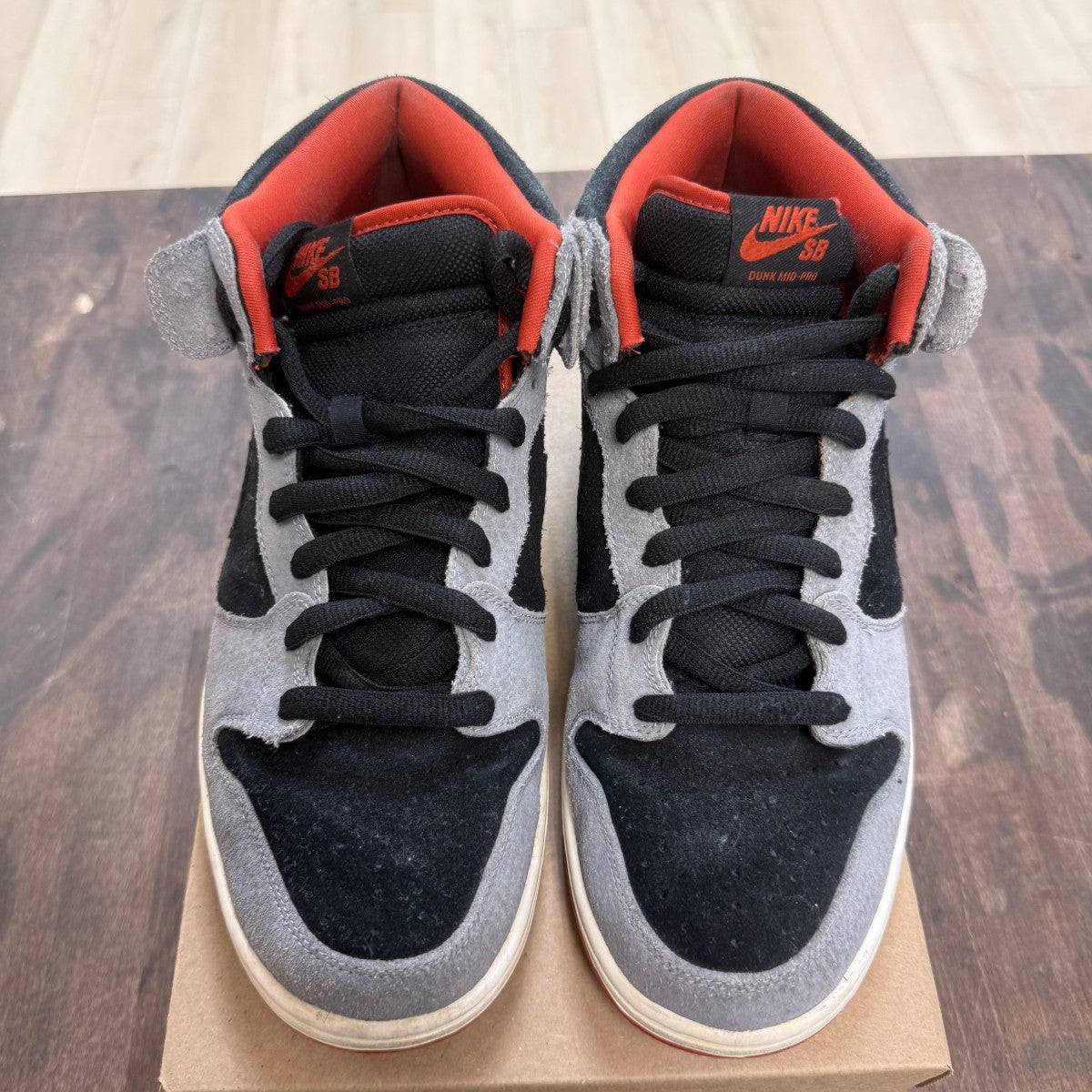 Nike SB Dunk Mid Un-Supreme Size 11.5 (Pre-Owned) - Image 2