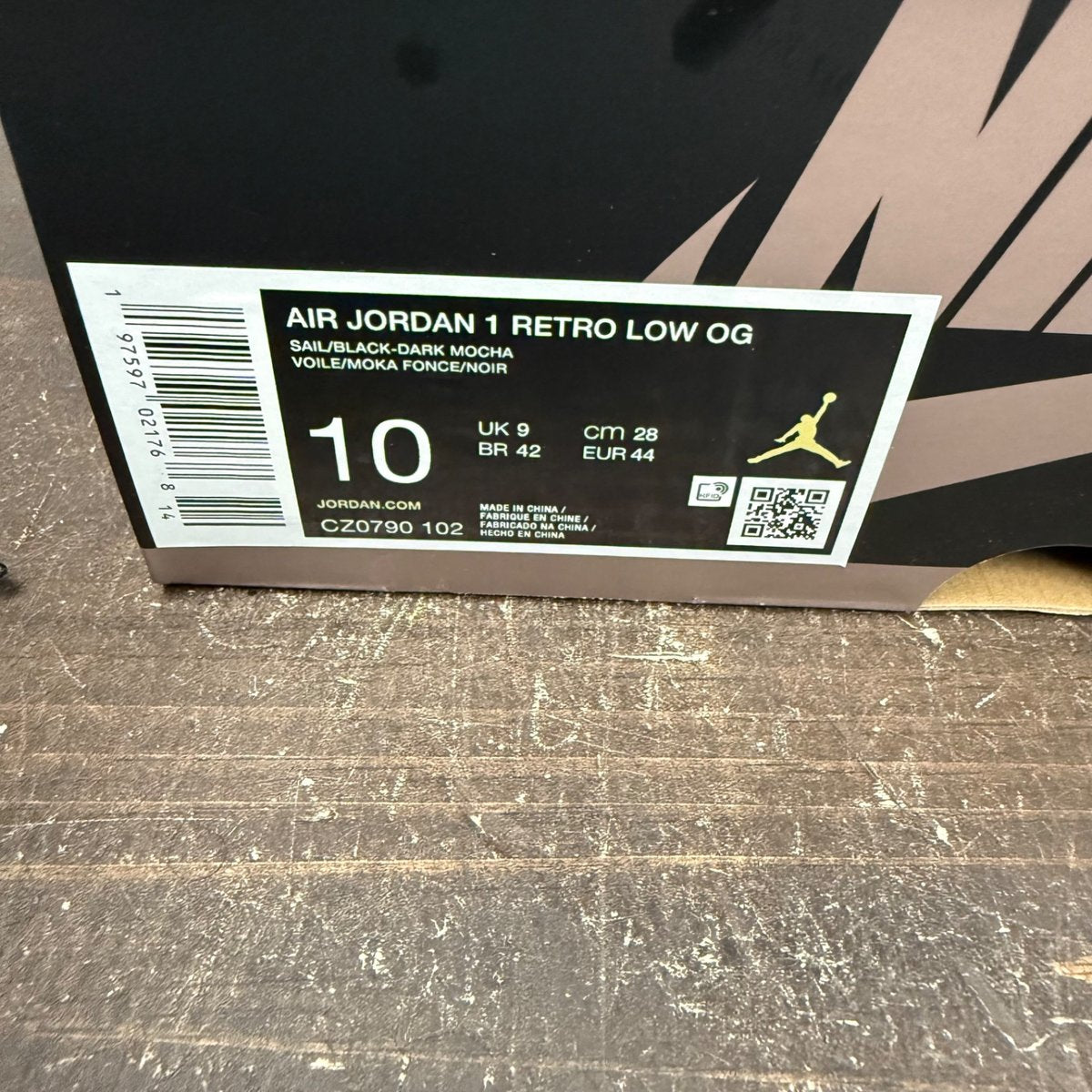 Jordan 1 Retro Low OG Mocha Size 10 (Pre-Owned) - aux