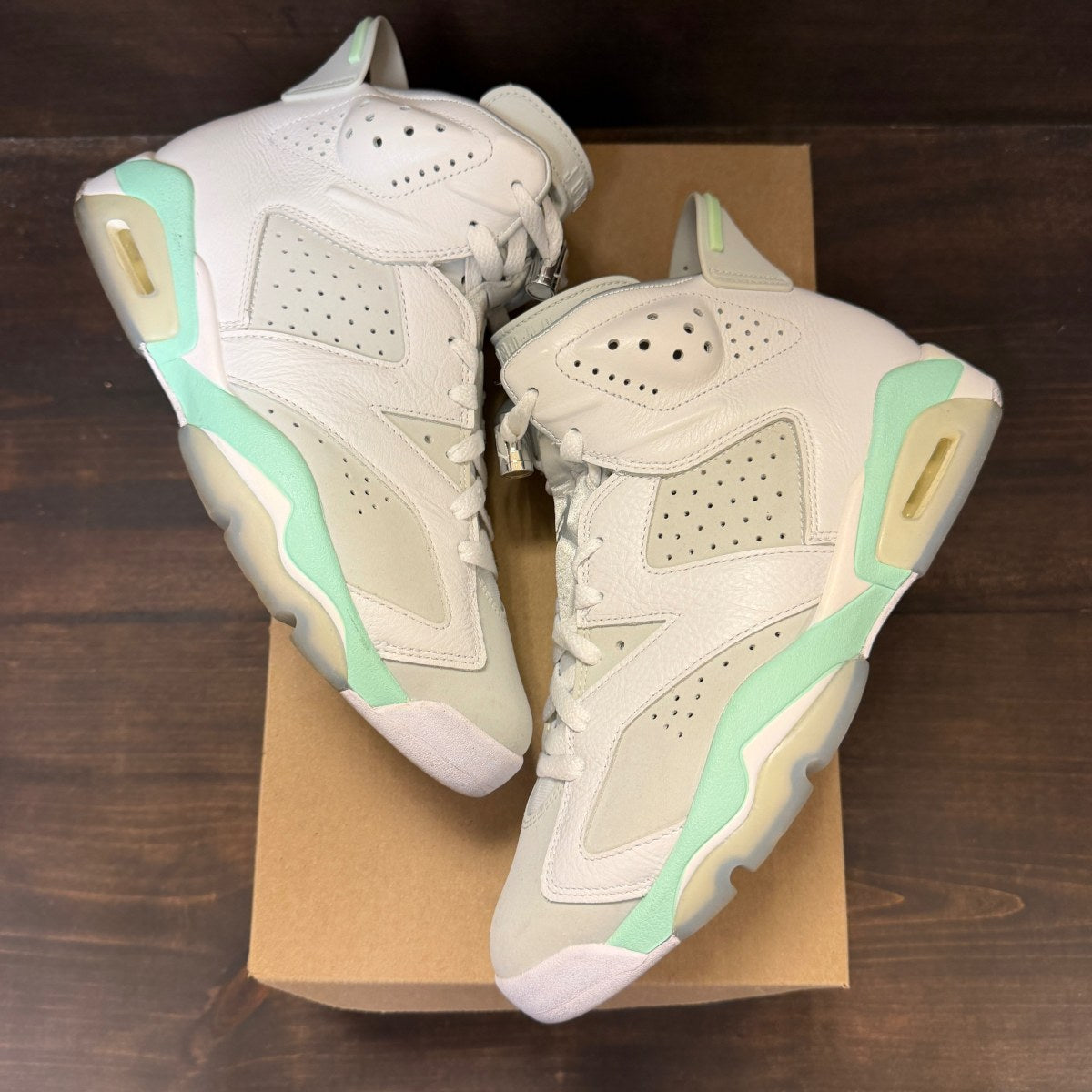 Jordan 6 Retro Mint Foam (Women's) Size 9.5W (Pre-Owned) - Image 2