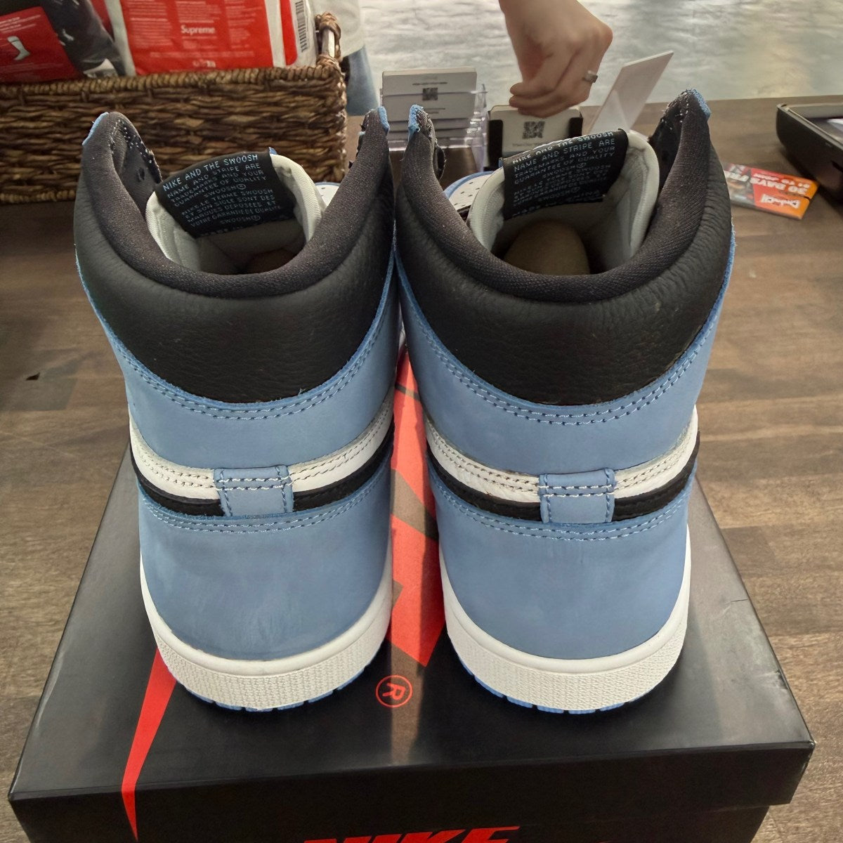 Jordan 1 Retro High OG University Blue - Image 3