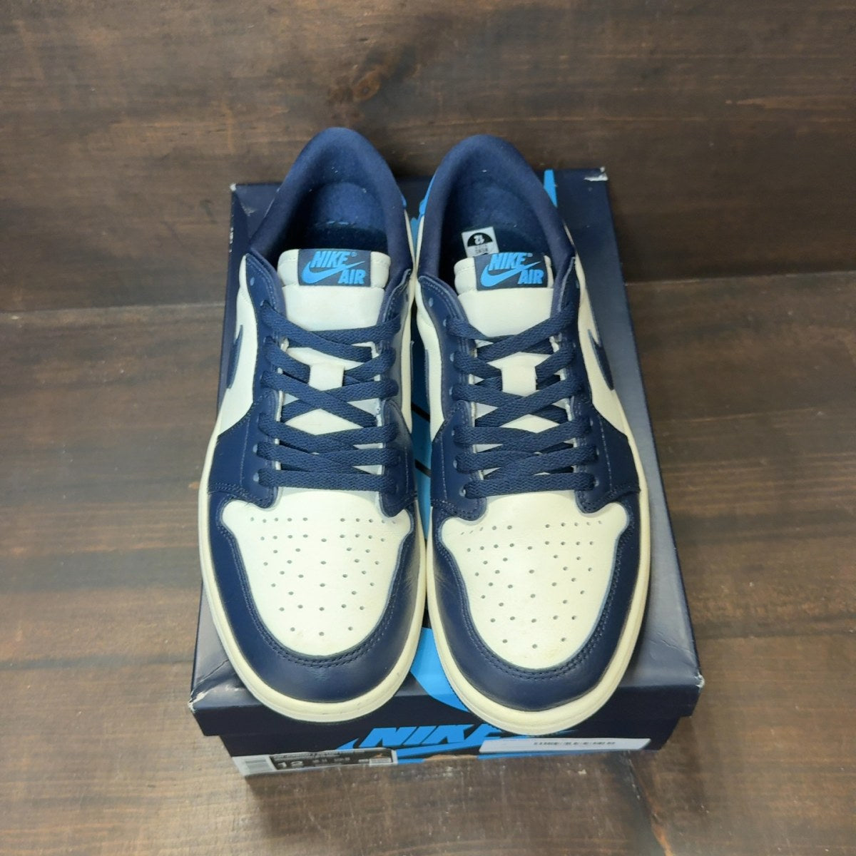Jordan 1 Low OG Obsidian UNC - Image 3