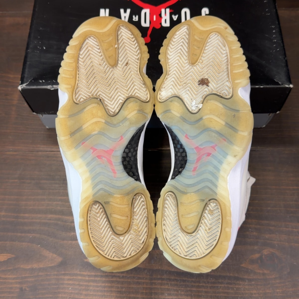 Jordan 11 Retro Platinum Tint - Image 6
