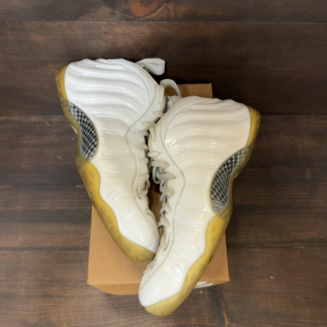Nike Air Foamposite One White Out Size 13 (Pre-Owned) - Image 2