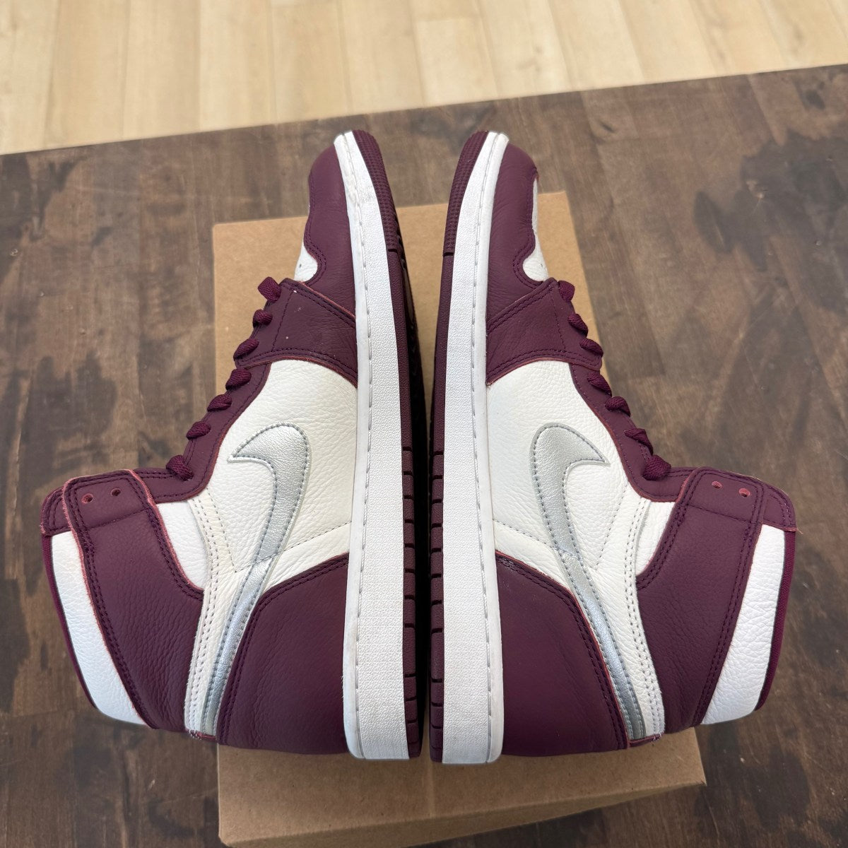 Jordan 1 Retro High OG Bordeaux Size 10.5 (Pre-Owned) - Image 4