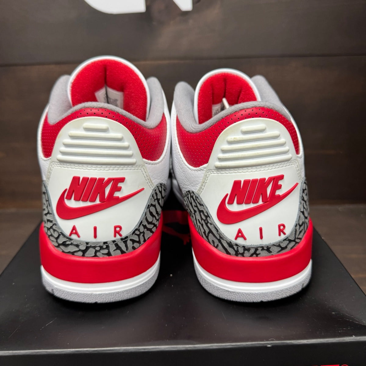 Jordan 3 Retro Fire Red (2022) Size 10.5 (Pre-Owned)