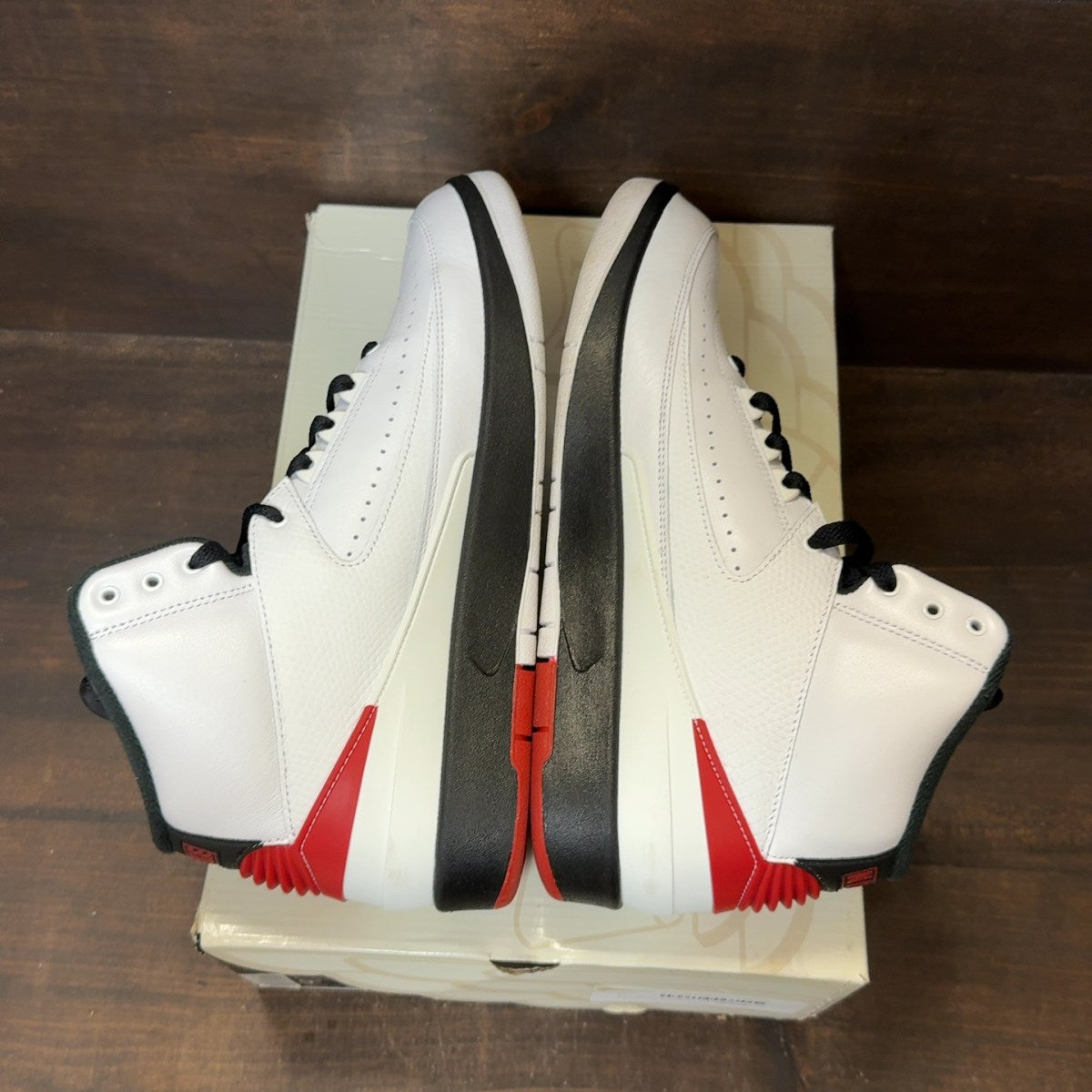 Jordan 2 Retro OG Chicago (2022) - Image 6