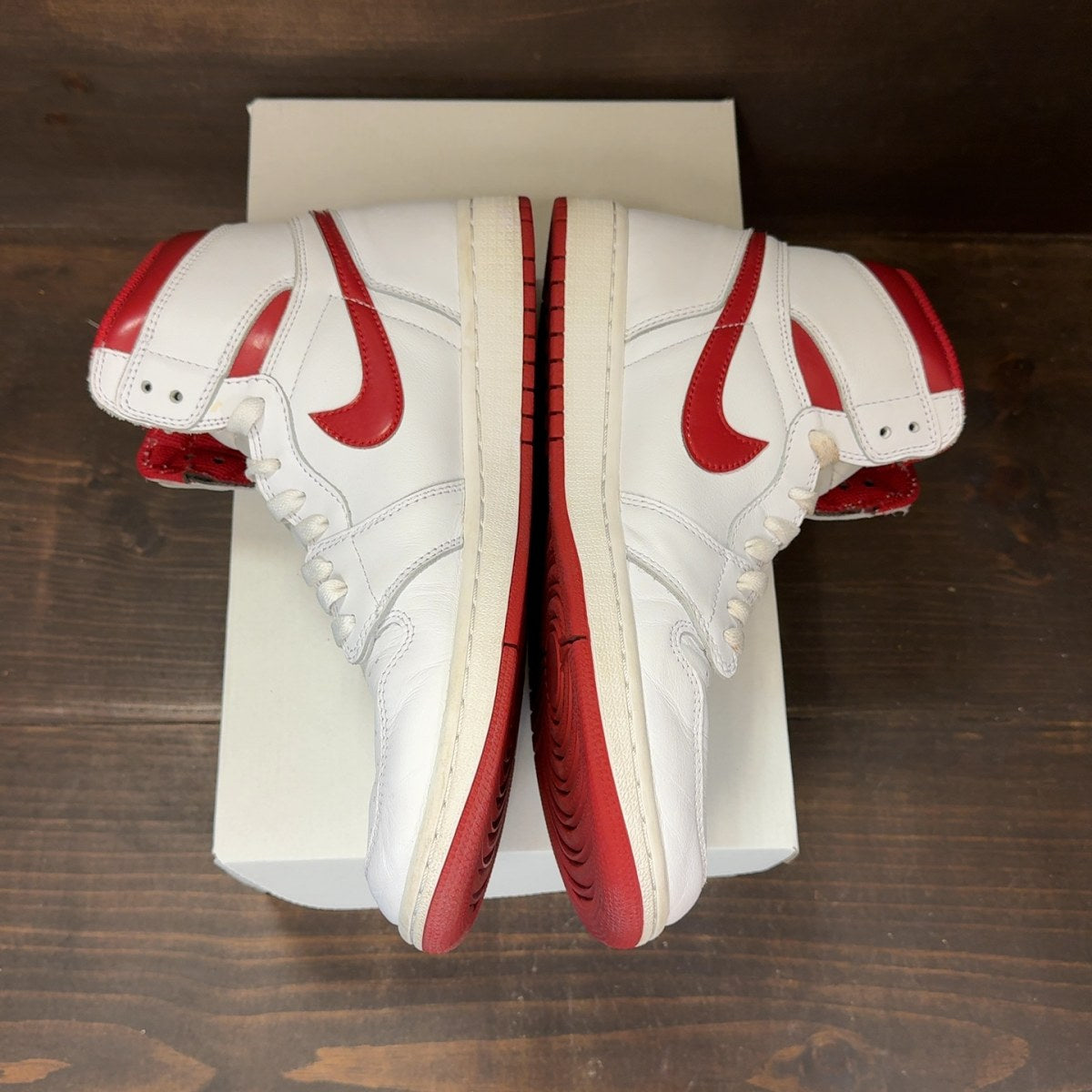 Jordan 1 Retro Metallic Red (2017) Size 11 (Pre-Owned) - Image 4