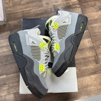 Neon 95 Jordan 4 Retro SE (USED)