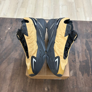 adidas Yeezy Boost 700 MNVN Honey Flux Size 11 (Pre-Owned) - Image 3