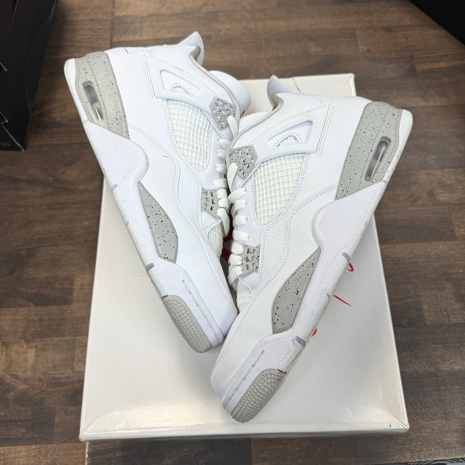 White Oreo Jordan 4 (USED)