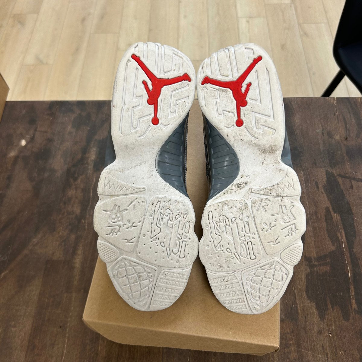 Jordan 9 Retro Fire Red Size 10 (Pre-Owned) - Image 5