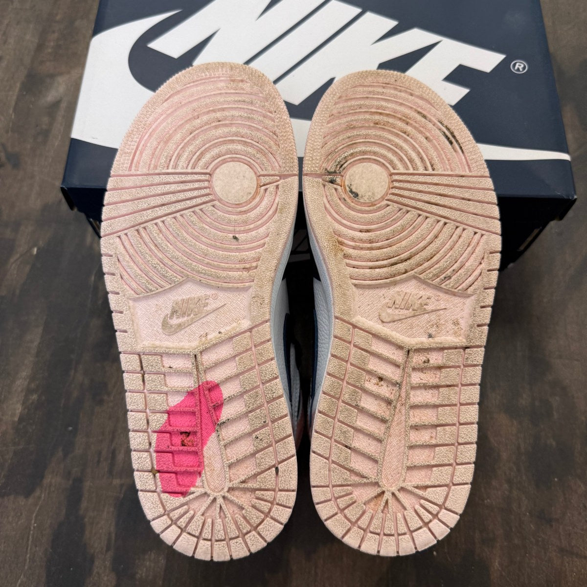 Jordan 1 Retro High OG Atmosphere (Women's) - Image 5