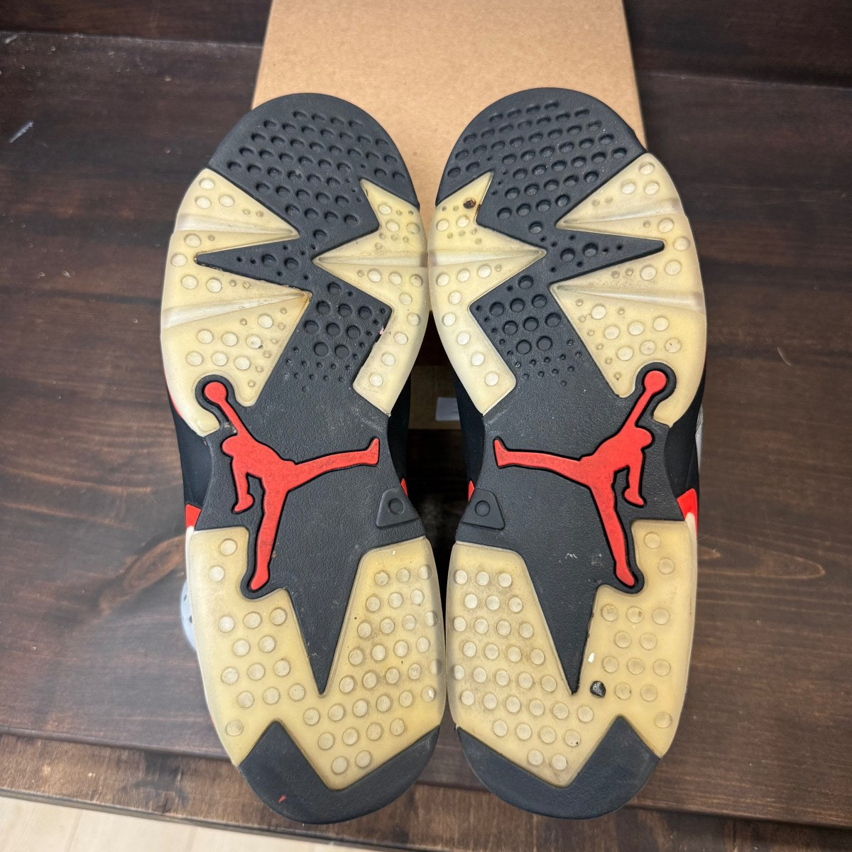 Jordan 6 Retro Reflections of a Champion Size 11 (Pre-Owned) - Image 6