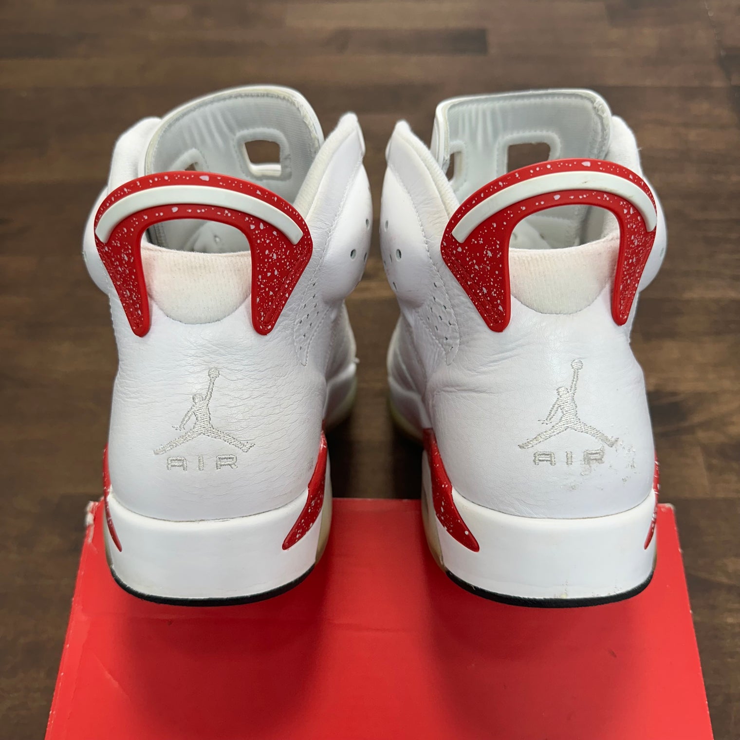 Red Oreo Jordan 6 Retro (USED)