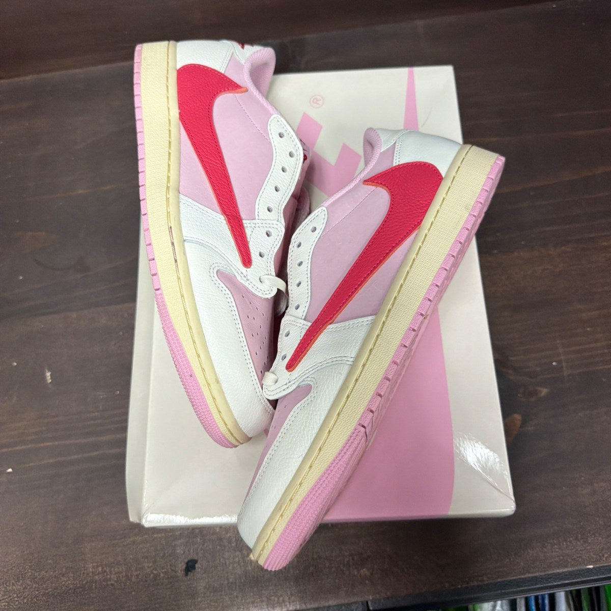 Jordan 1 Retro Low OG SP Travis Scott Sail Tropical Pink - Image 2