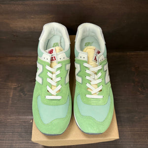 New Balance 574 Chive Sea Salt Size 11.5 (Pre-Owned) - Image 3
