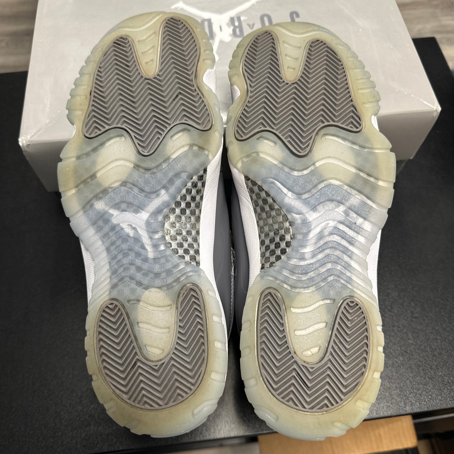 Cool Grey Jordan 11 (USED)