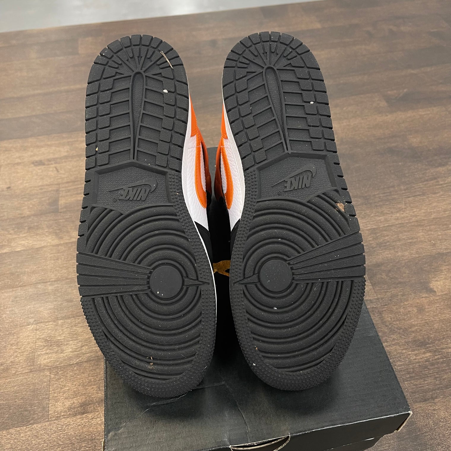 Shattered Backboard Jordan 1 Mid (USED)