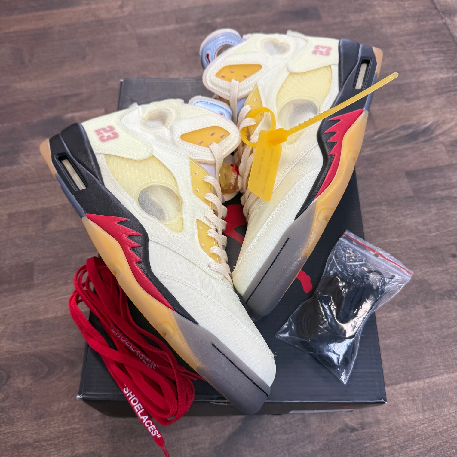 Off-White Sail Jordan 5 Retro (Lightly Worn)