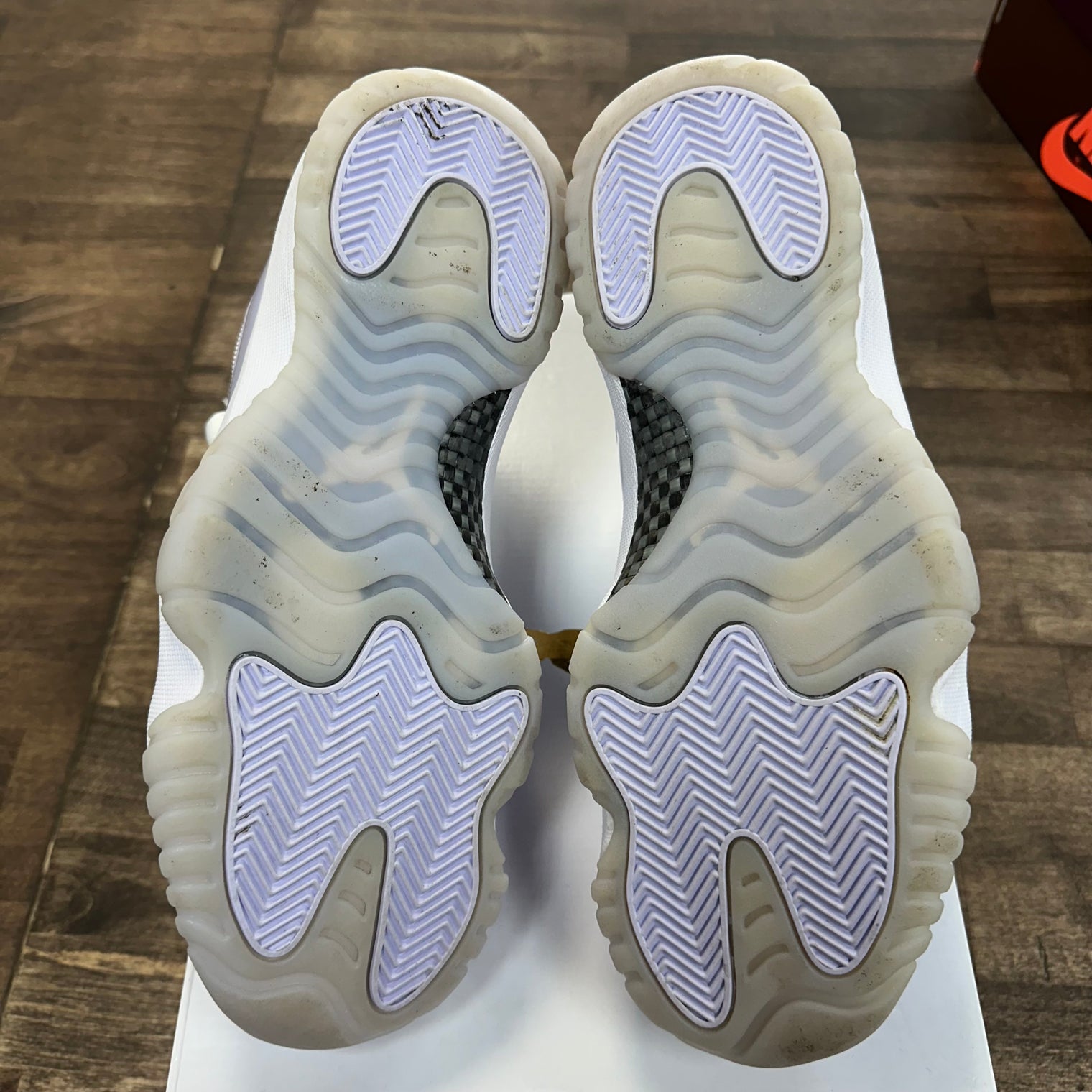 Pure Violet Jordan 11 Low (W) (USED)