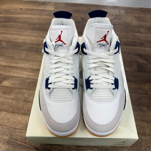 Navy SB Jordan 4 Retro (USED)