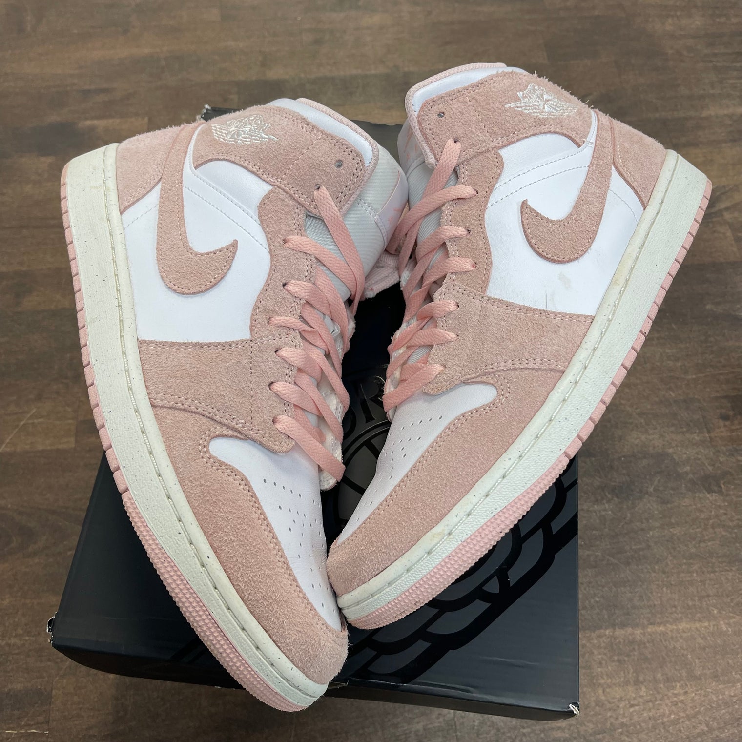 Legend Pink Jordan 1 Mid SE (USED)