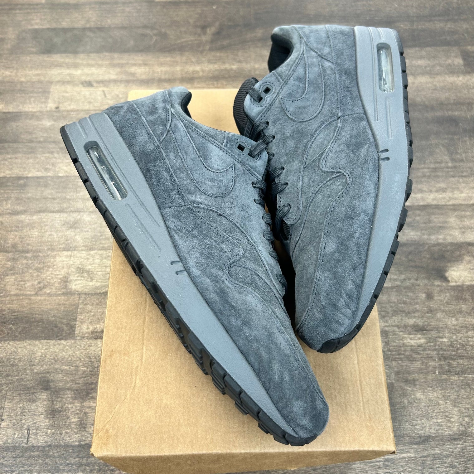 Anthracite Air Max 1 (2018) (USED, No Box)
