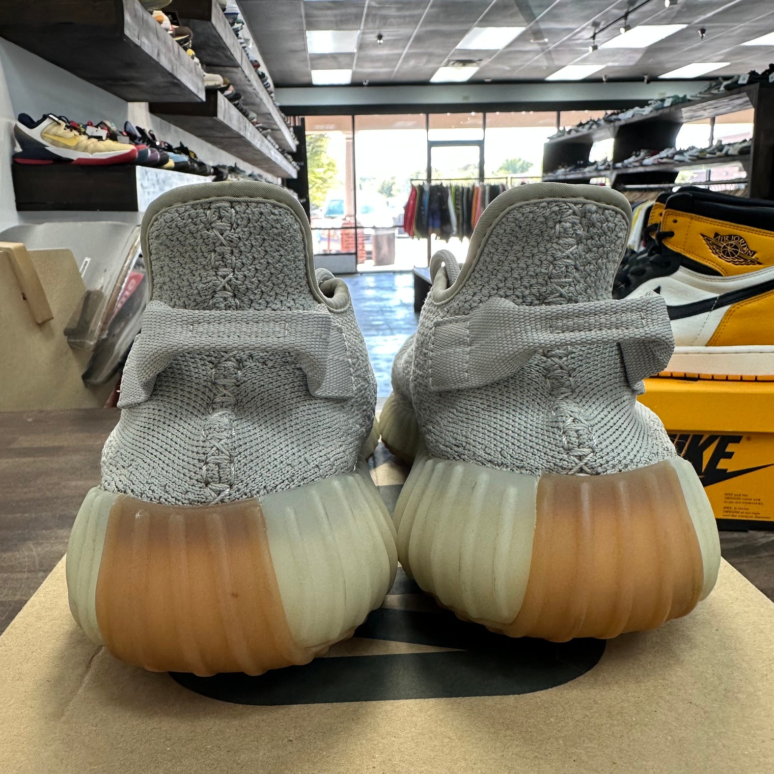 Sesame Yeezy 350 (USED)