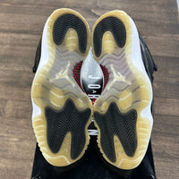72-10 Jordan 11 Low (USED)