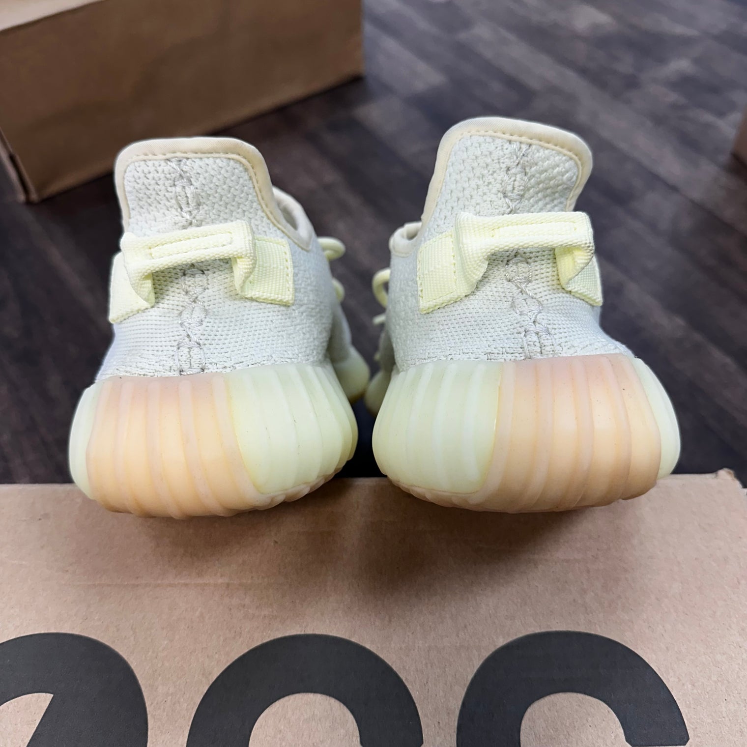 Butter Yeezy 350 (USED,No Insole)