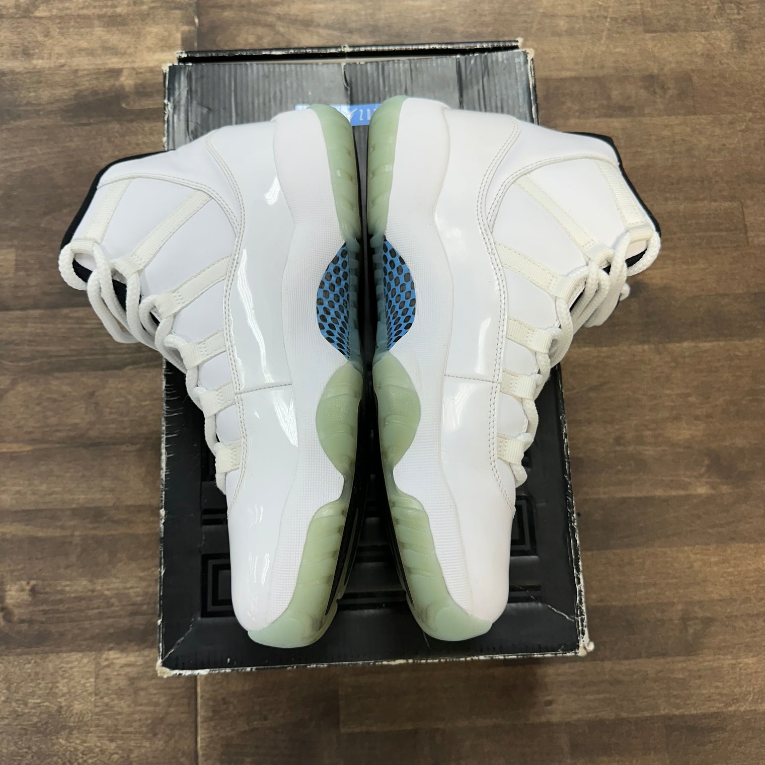 Legend Blue Jordan 11 (2014) (USED)